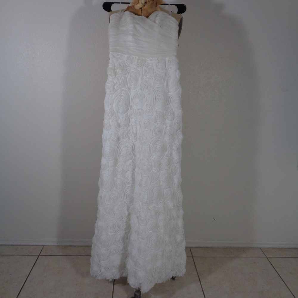 ABS WHITE CHIFFON ROSETTE STUNNER